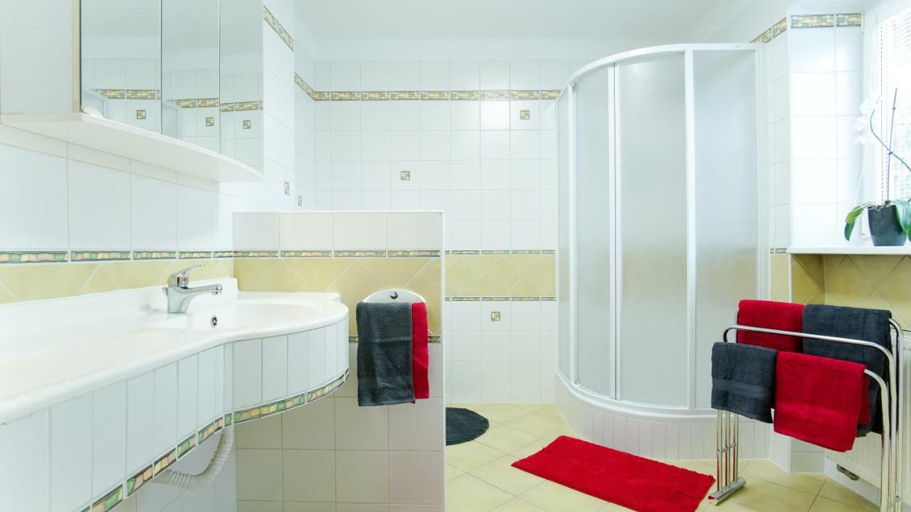 Apartmany Monty การ์โลวีวารี ภายนอก รูปภาพ